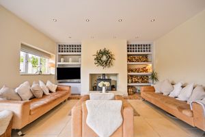 Living area- click for photo gallery